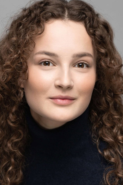 Hildegard De Stefano as Laura