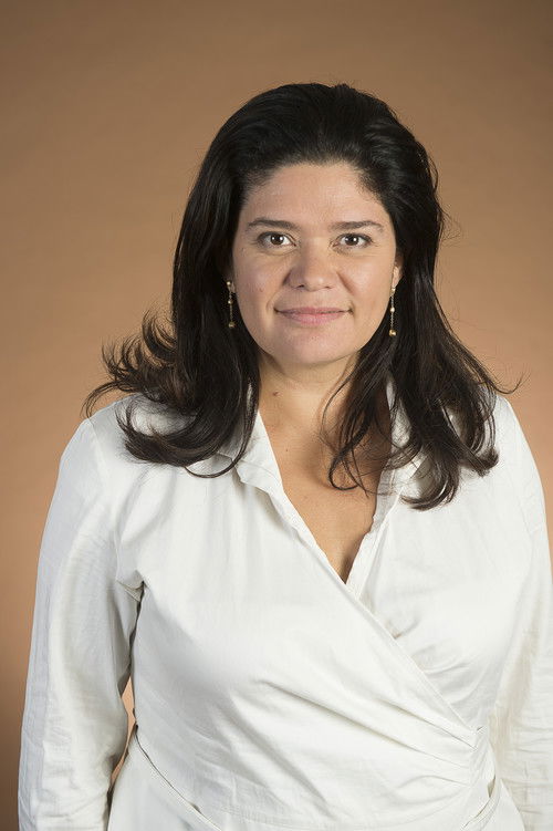 Raquel Garrido as avocate