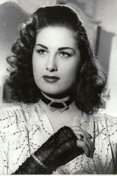 Laila Fawzy as Safia Othman Al-Barqi