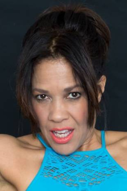 Jackie Nova as Shakira