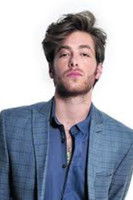 Gefen Barkai as מיכאל "מייקל" רוזן