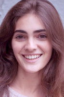 Tess Boutmann as Yaël Mendes