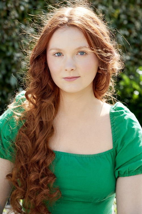 Marie Alexandre as Élise Verzeroli