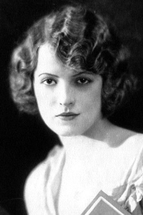 Avonne Taylor as Maybelle Worthington (uncredited)