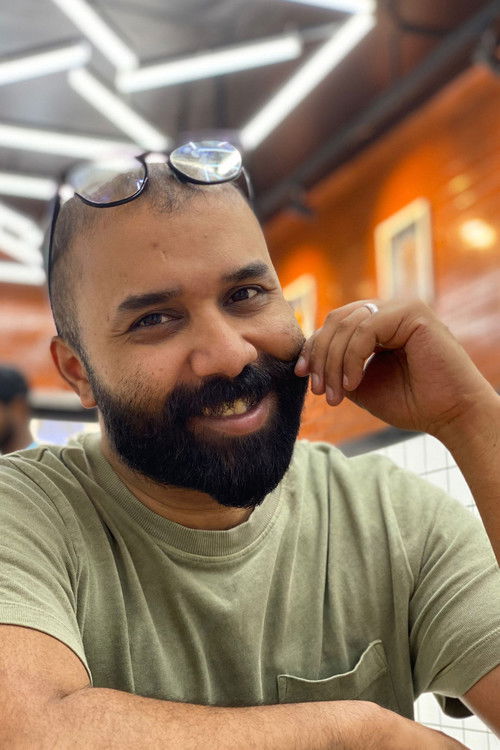 Abid Shamim as Detective John Sparks