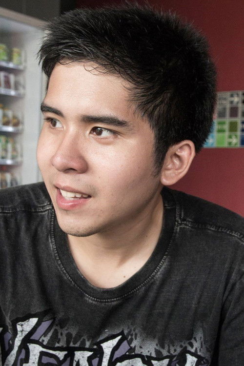 Tanatorn Tanalekaphat as Khim's Friend