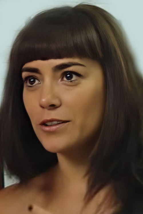 María Pía Galeano as Karina