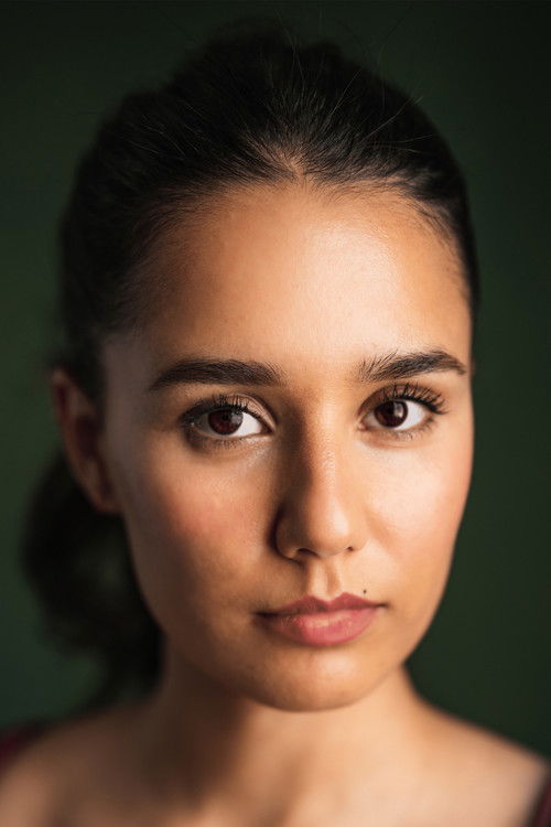 Nour Bettaïeb as Nawal