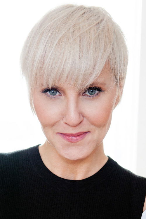 Pénélope McQuade as Self