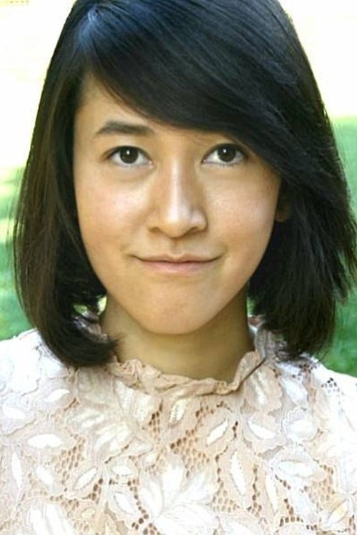 Thuy-Van Truong as Volkshochschülerin