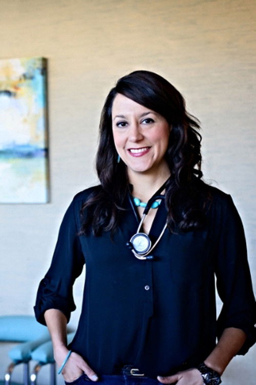 Adriana Guerra as Doctor