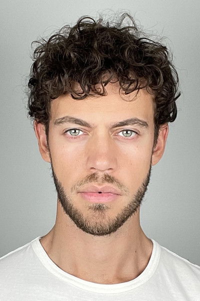 Jhullian Carlsson as Mattias