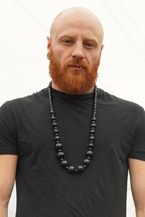 Maxime Bessette as Jeune rocker