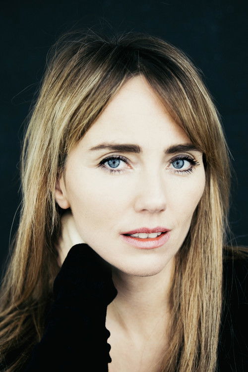 Þóra Karítas Árnadóttir as Hildur