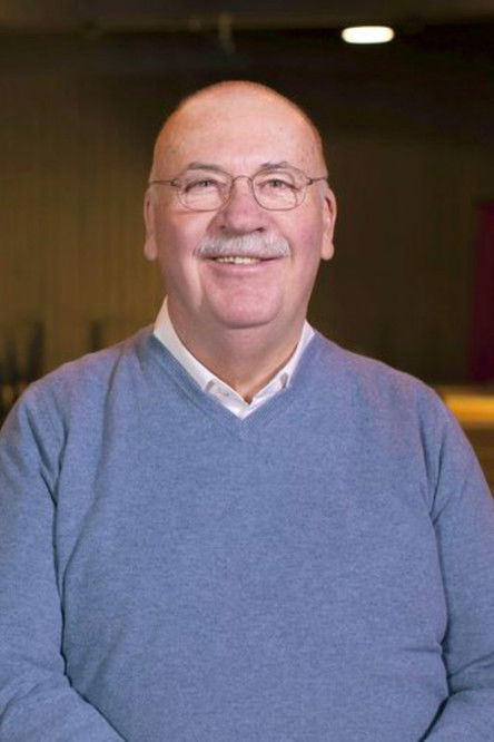 Karlheinz Hartmann as Installateur Karle