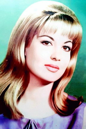 Azar Hekmat Shoar as Mojgan