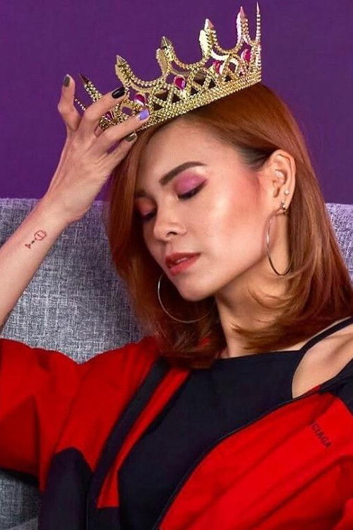 Amander Liew as Mother