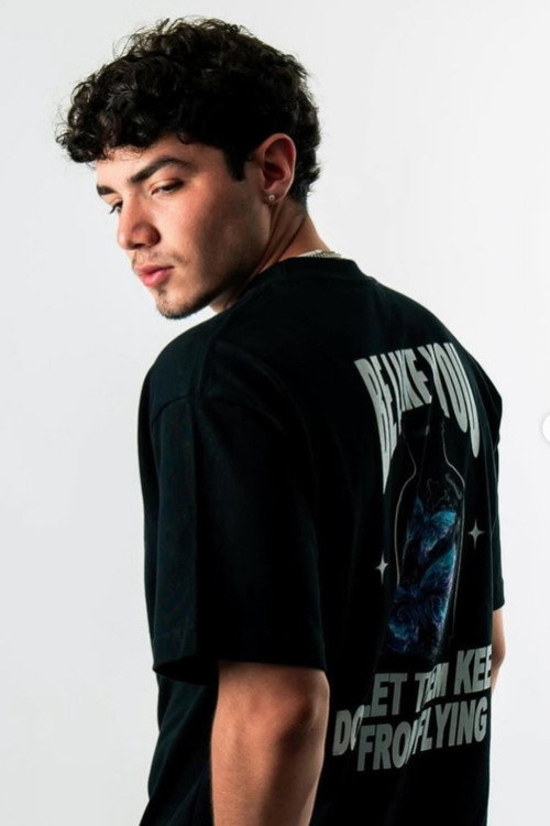 Rodrigo Munguía as Iván