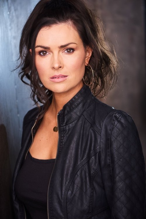 Heidi-Marie Ferren as Amy Sterling