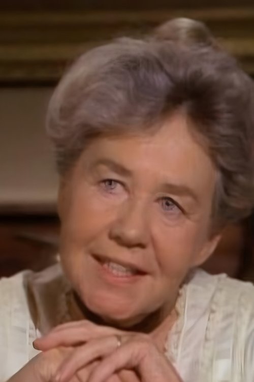 Marie Denn as Bernice