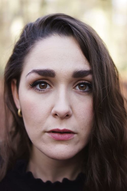 Nadia Lamin as Lauren