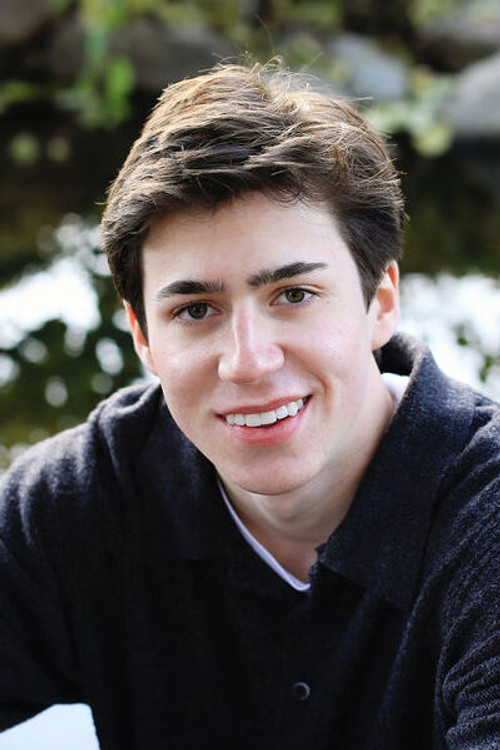 Sammy Curcuru as Carl