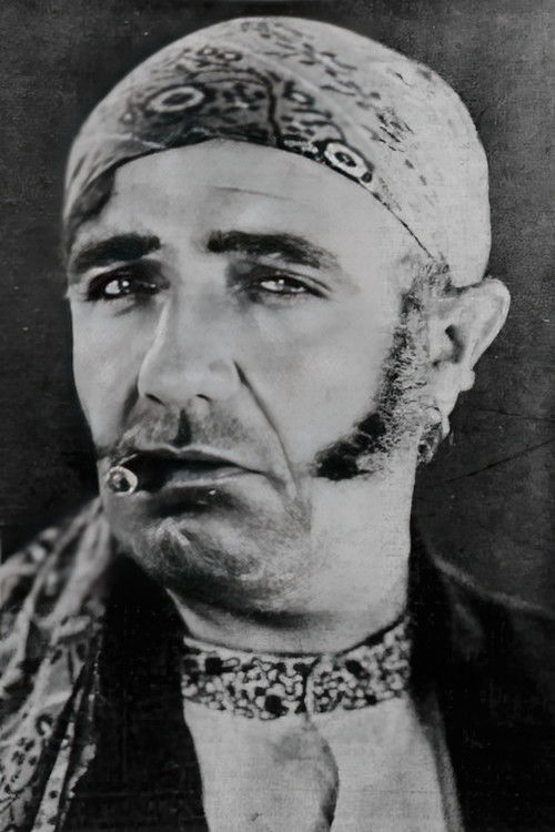 Charles Barrois as Mareuil