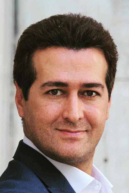 Behnam Sharafi as Insurance Agent