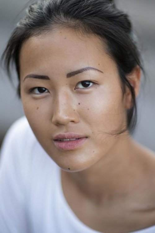 Annabella Buonomo as Young Akiko