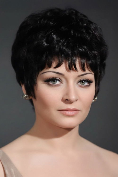 Birsen Ayda as Yakute