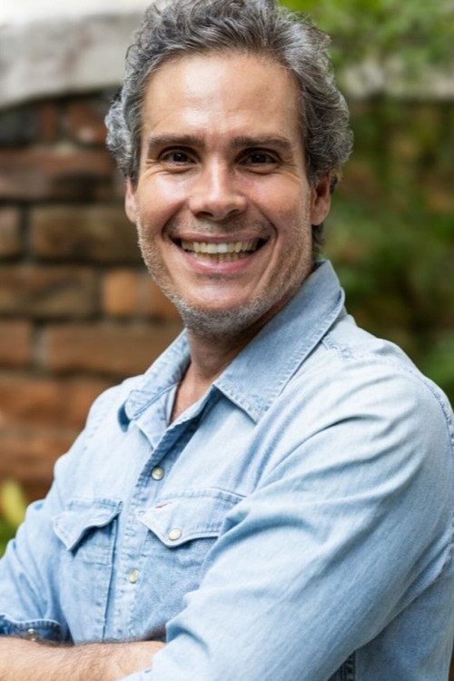 Lucas Valadares as Guiga (Adult)