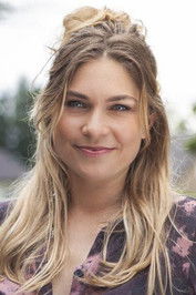 Lauren Müller as Police Officer