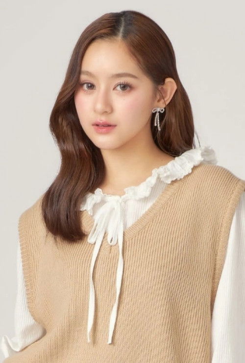 Rattanawadee Wongtong as Phikul [Young]