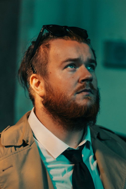 Damien Coke as Agent Mills