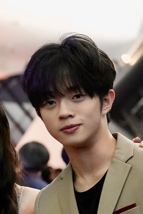 Sheng-Wei Huang as Short-haired Boy