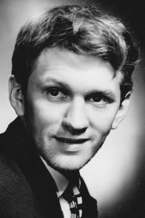 Leonid Dyachkov as Ohrim, green agent