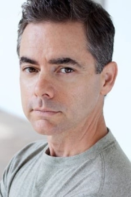 Marc Gilpin as Larry Chernoff