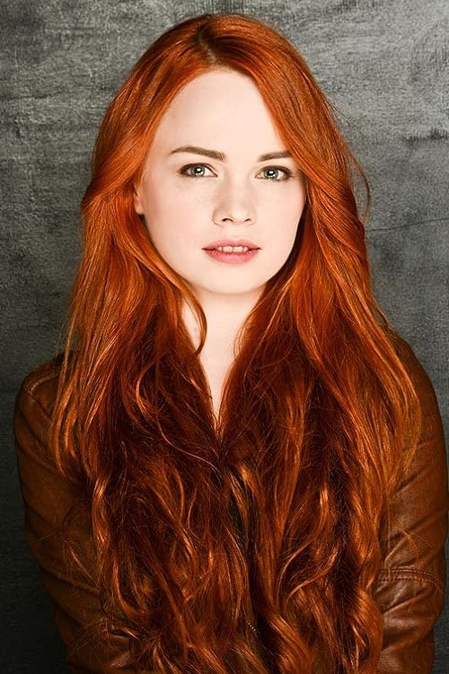 Nataliya Rodina as Elena