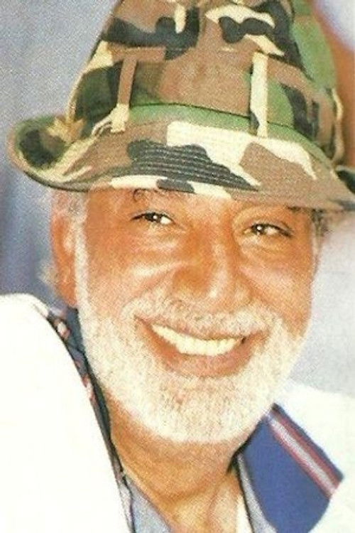 Youssef Sharaf Aldin as الرجل العجوز