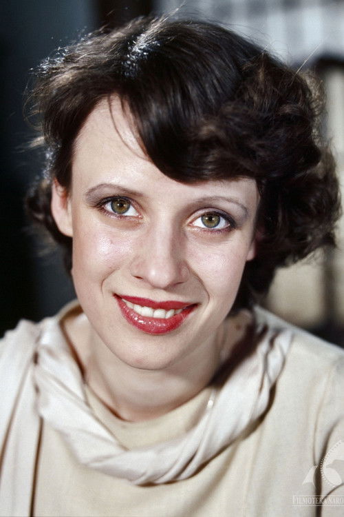 Izabela Drobotowicz-Orkisz as Bronka Mossakowska