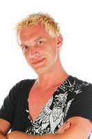 Martijn van Nellestijn as Joris