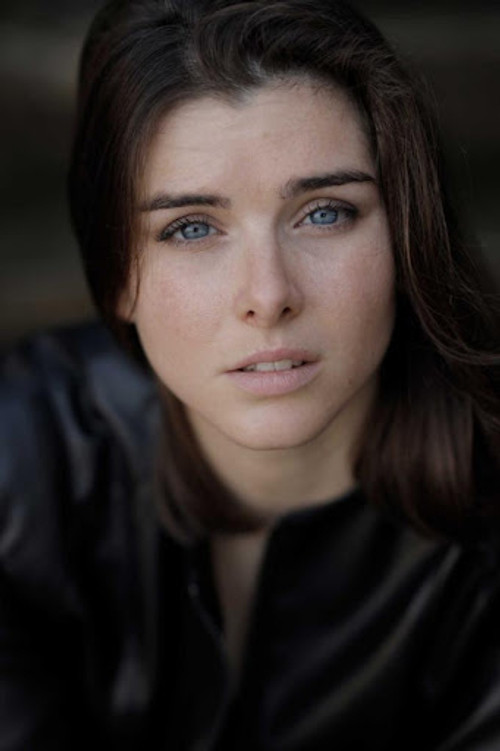 Valentina Ghelfi as maestra Adele da ragazza