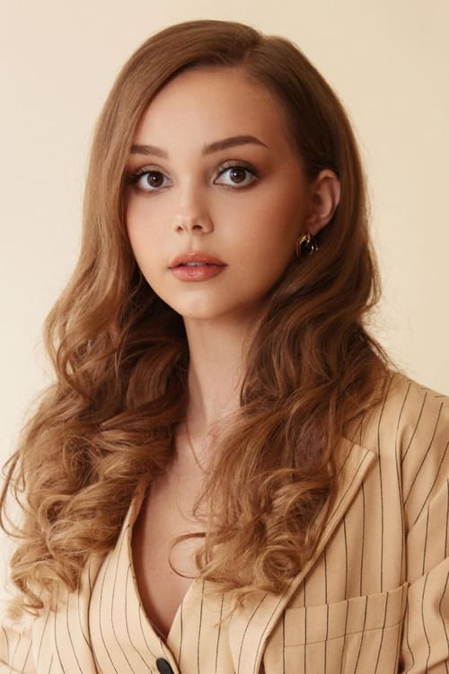 Savannah May as Hailey Mays