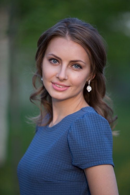 Olga Mikhaylova as Masha