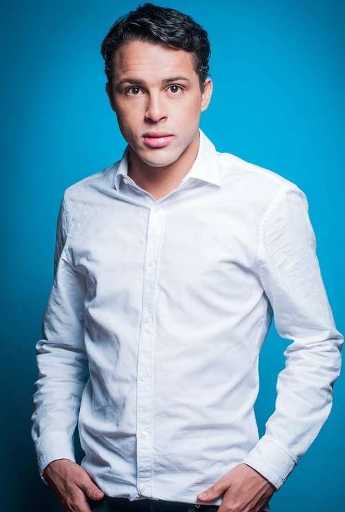 Luis Silva as 'Los Vilos' Cashier