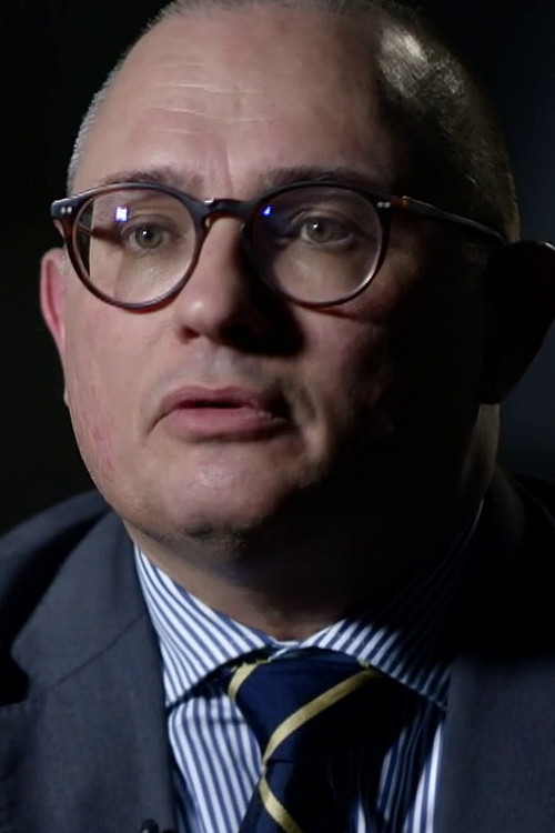 Yves Trotignon as Ancien cadre du Ministère des Armées