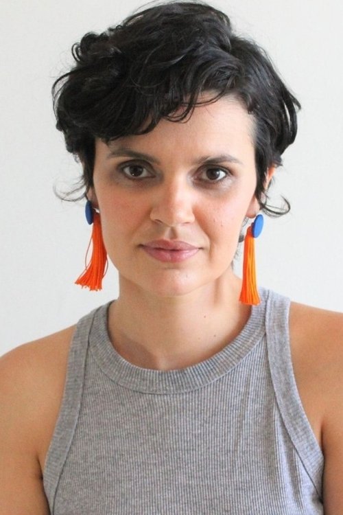 Ana Luiza Rios as Gilda