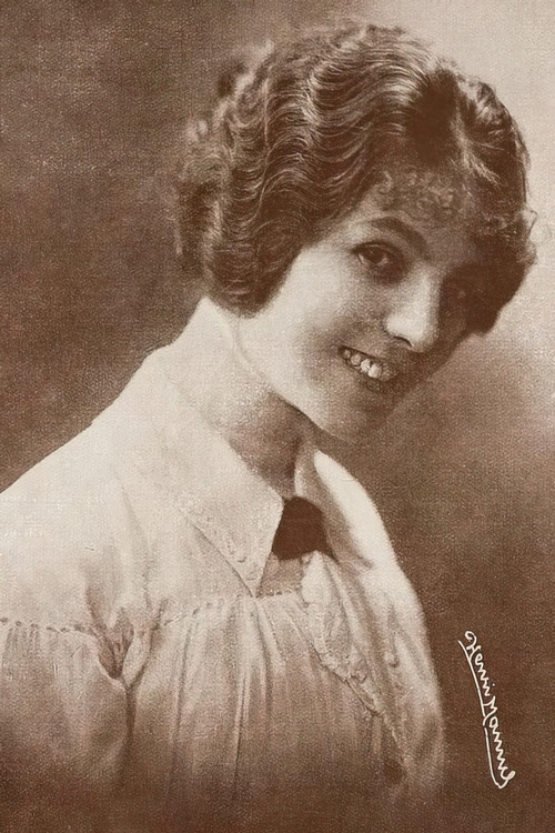 Suzanne Grandais as Suzanne de Lormel