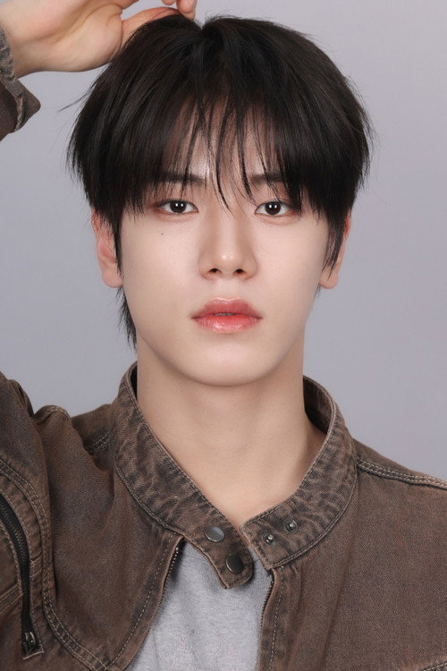 Song Seung-ho as Self - Contestant