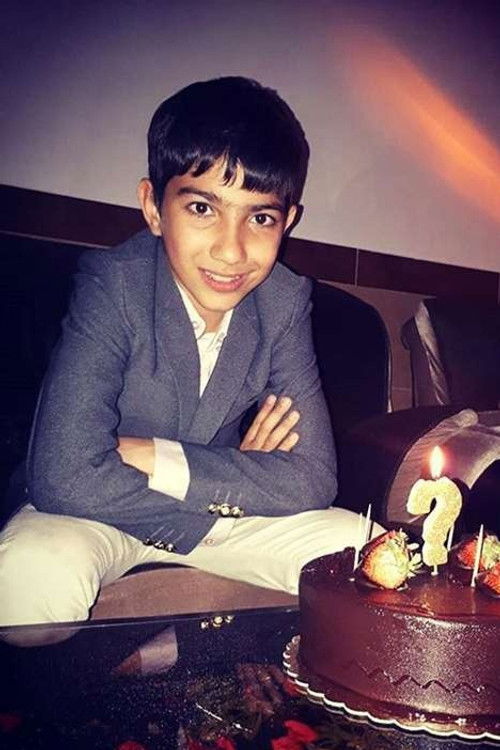 Yusef Khosravi as Vahid